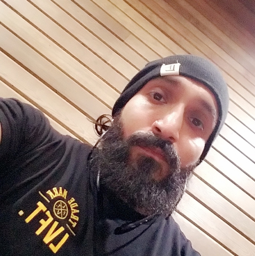 Meet your Posher, Victor